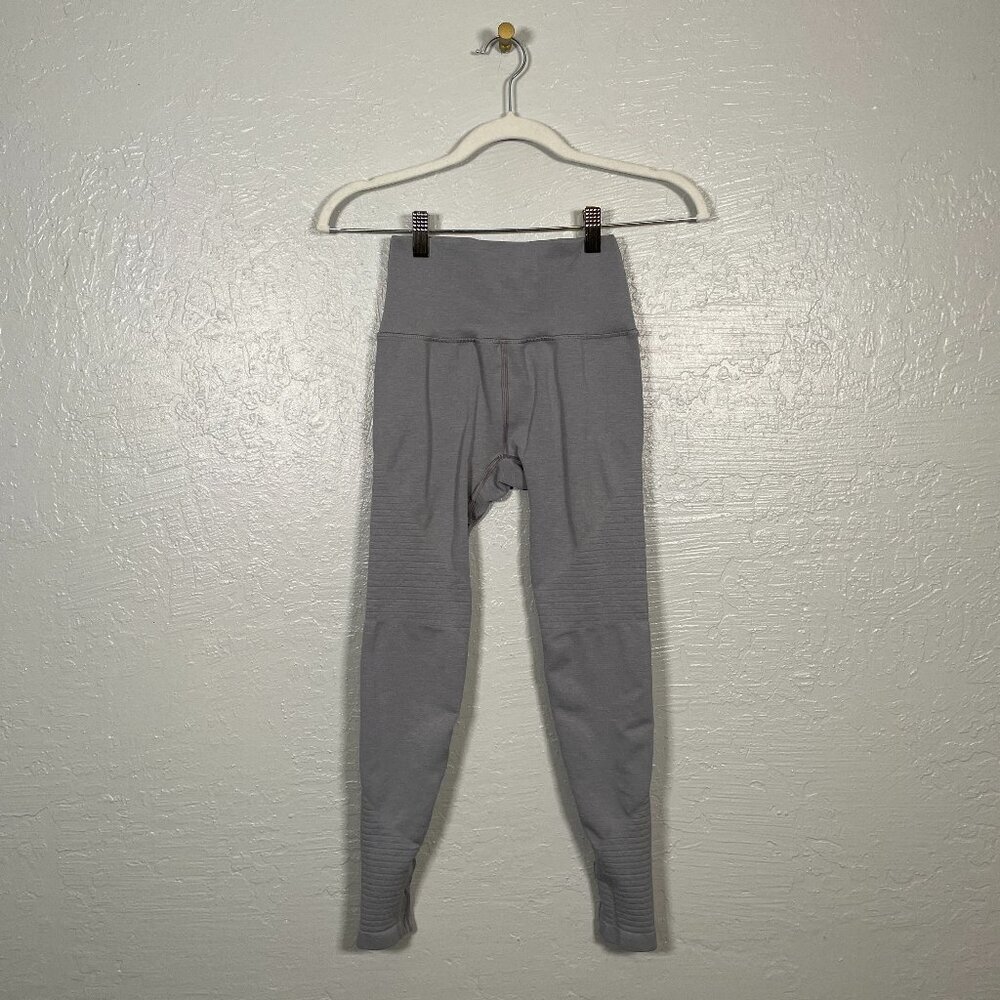 Alphalete Women S Gray Amplify Leggings Seamless Scrunch High Waisted Athletic